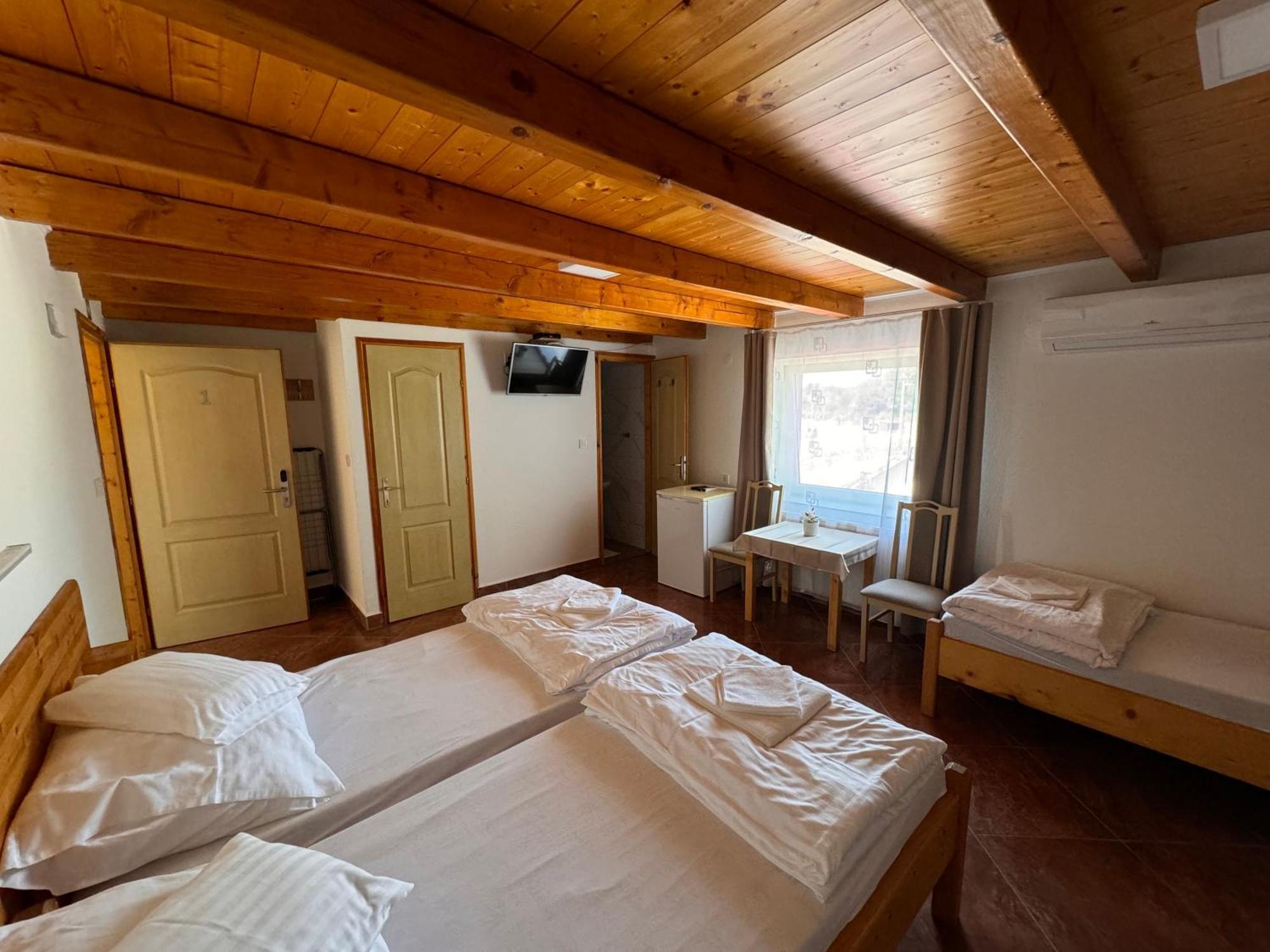 Bed and Breakfast Fuerdo Panzio Karcag Экстерьер фото